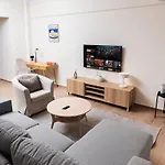 Spacious Executive W Balcony, Workspace, Washer Thessaloniki