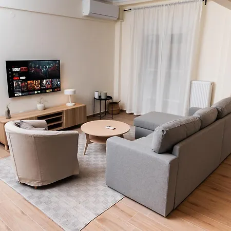 Spacious Executive W Balcony, Workspace, Washer *