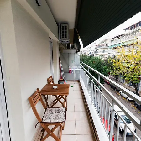Spacious Executive W Balcony, Workspace, Washer *
