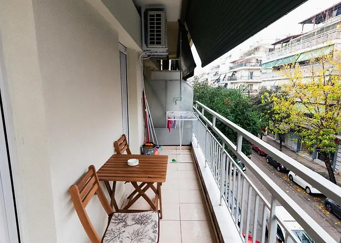 Spacious Executive W Balcony, Workspace, Washer *