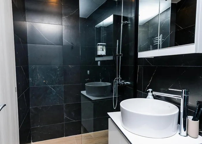 Spacious Executive W Balcony, Workspace, Washer Thessaloníki