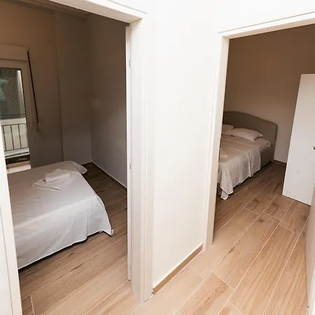 Apartment Spacious Executive W Balcony, Workspace, Washer Thessaloniki