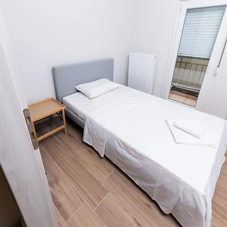 Spacious Executive W Balcony, Workspace, Washer Apartment Thessaloniki