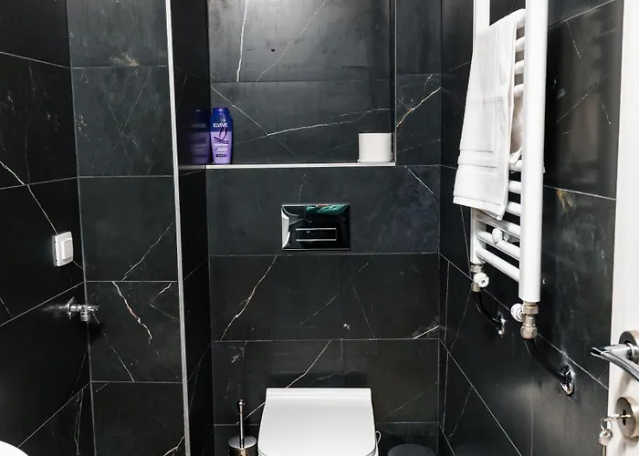 Spacious Executive W Balcony, Workspace, Washer * Selanik